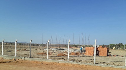 Inicio da construção do galpão.