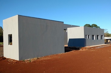 A família Falcão já está envolvida na produção de leite há muitos anos. A dedicação na Granja Falcão é notável na busca pelo bem-estar e sanidade dos animais, sendo a prioridade final a produção de leite de alta qualidade. Agora, toda a família se une em torno do objetivo de transformar seu próprio leite em produtos de altíssima qualidade, visando agregar mais rentabilidade à sua propriedade.