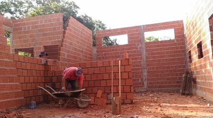 Obras iniciais do galpão.